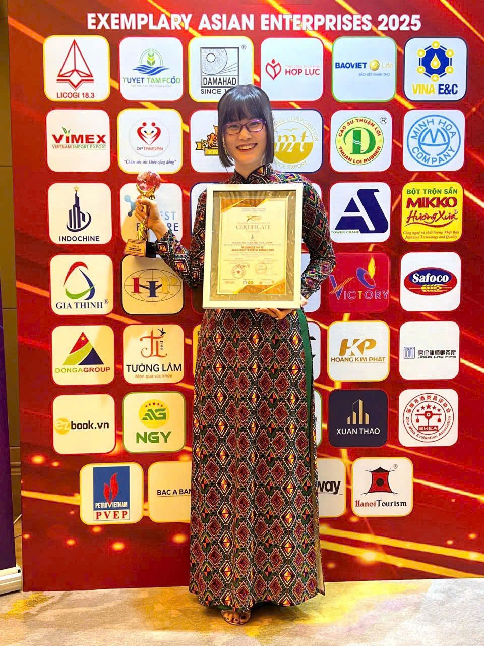 Nhà sáng lập & Chủ tịch