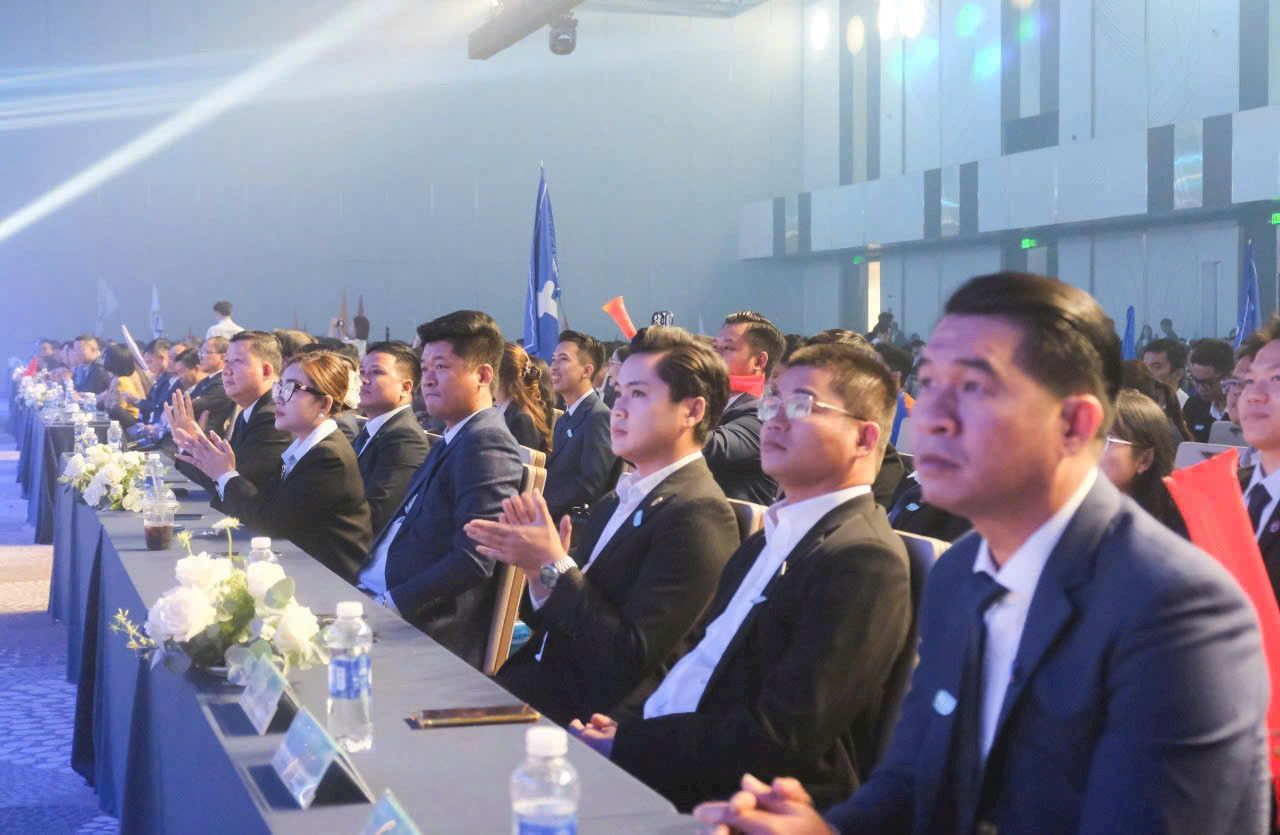 Ông Pham Trung Tin, Giám đốc Kinh doanh trong nước và Quản lý khách hàng quốc tế của VIETNAM HOMES, đã tham dự sự kiện.